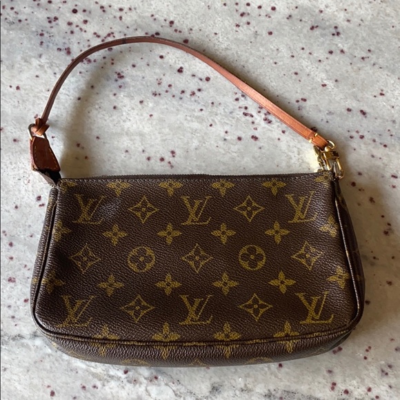 Louis Vuitton Handbags - VINTAGE Louis Vuitton Pochette Monogram Bag